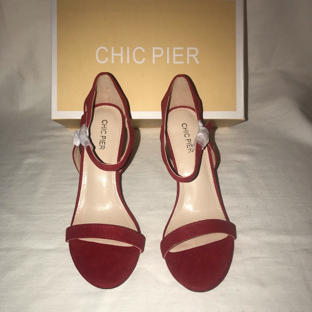 Women’s Chic Pier Kitten Red Suede Heels Size 7.5 - New in Box